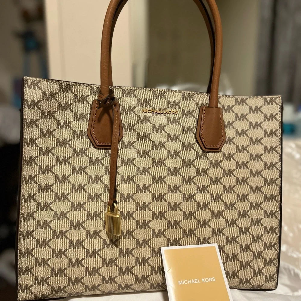 Michael Kors Signature Brown and Cream Tote - Picture 1 of 2